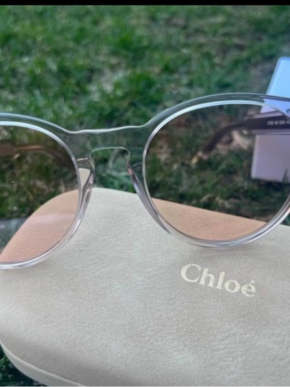 Chloé White Box with Gold Embossed Logo